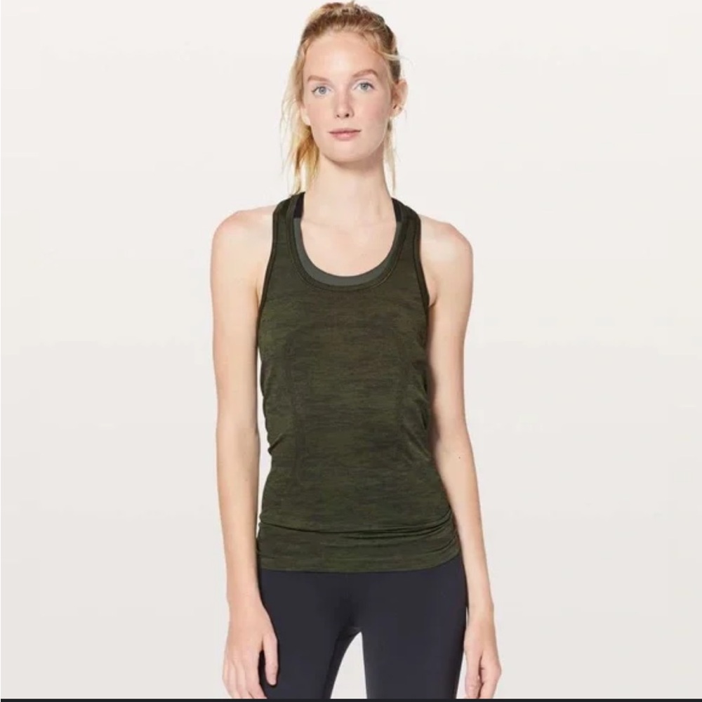lululemon athletica Green Fitted Swiftly Tech Racerback Tank Top Size 4.
